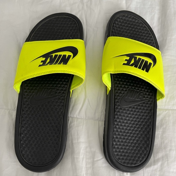 Nike Other - Men’s Nike slides!